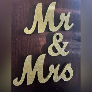 Mr & Mrs gold